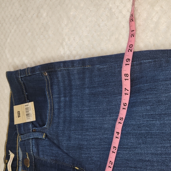 LEVI'S 315 SHAPING BOOTCUT WOMENS JEANS SIZE 31×30 NEW WITH TAGS - Picture 13 of 16